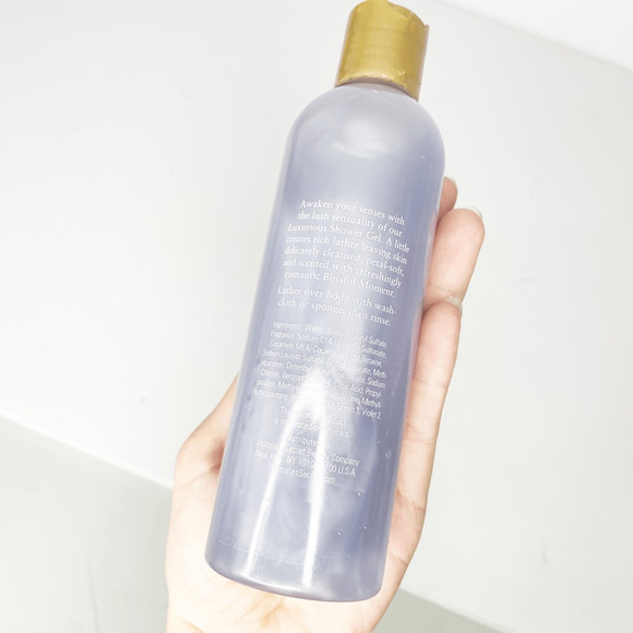 VICTORIA'S SECRET GARDEN BLISSFUL MOMENT Luxurious Shower Gel 8 FL OZ UNUSED - Picture 3 of 3